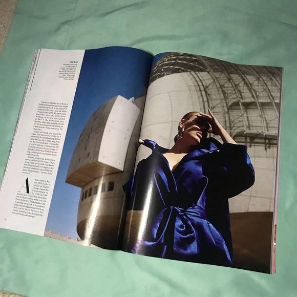 📚💅🏼 Vogue Magazine Adele Edition November 2021 - Picture 2 of 8